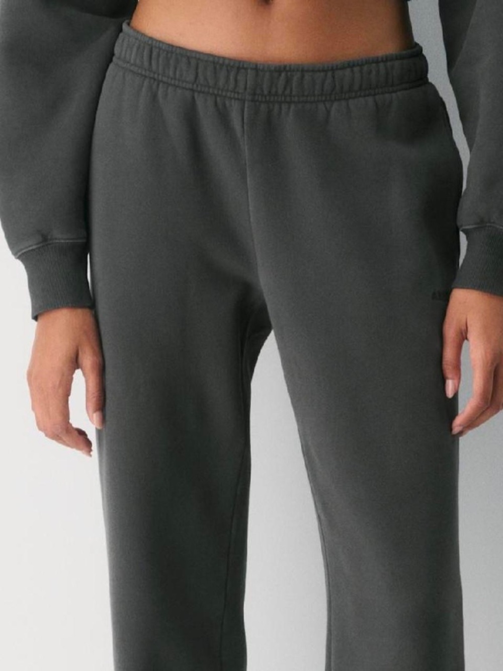 Aritzia mega straight sweatpants